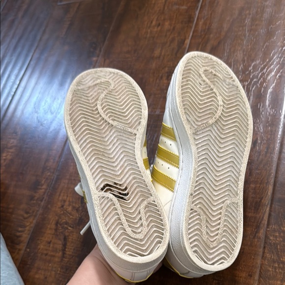 Adidas White and Gold Superstar Sneakers with Shell Toe - Women’s Size 5 - Picture 5 of 5
